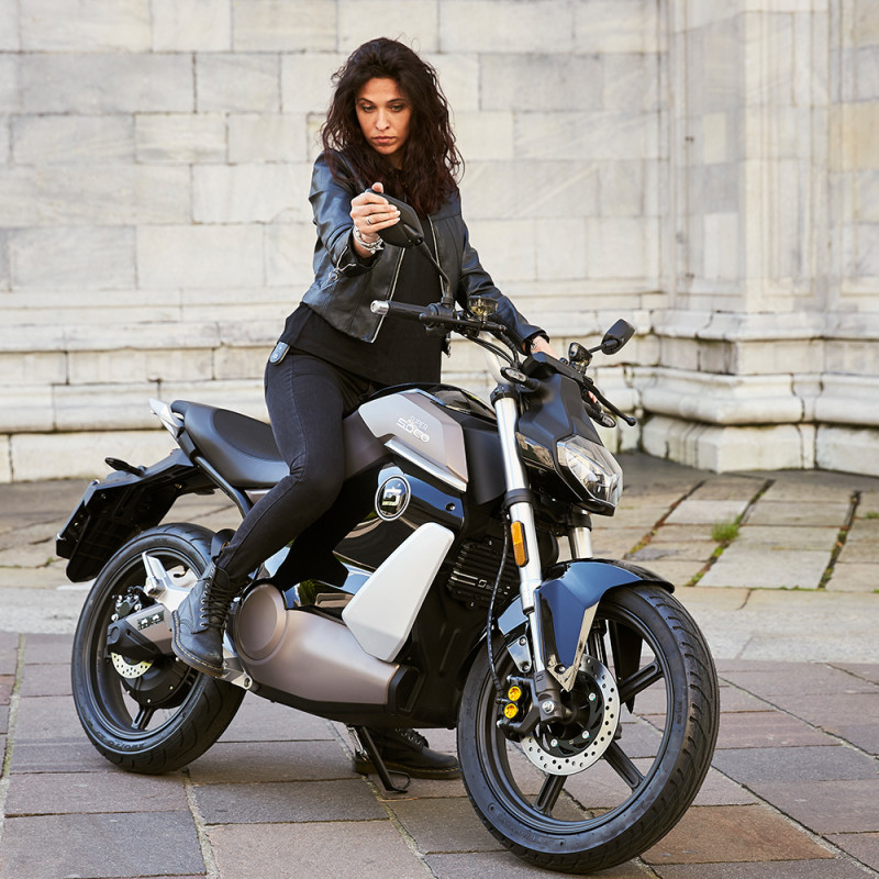TS Street Hunter L1 moto electrique Vmoto Super Soco